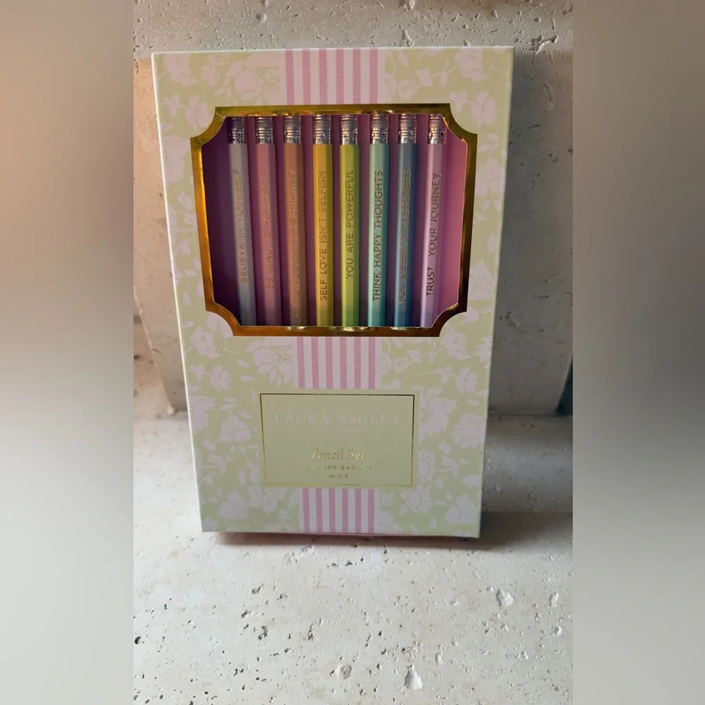 Laura Ashley English Garden Pastel Pencil Set‎ Of 8 Pencils NWT